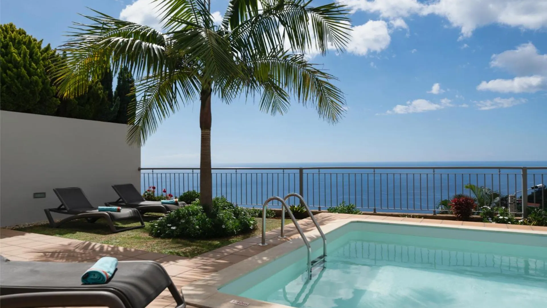 Villa Ourmadeira - Casa Amaro Mar, Tranquil Arco da Calheta