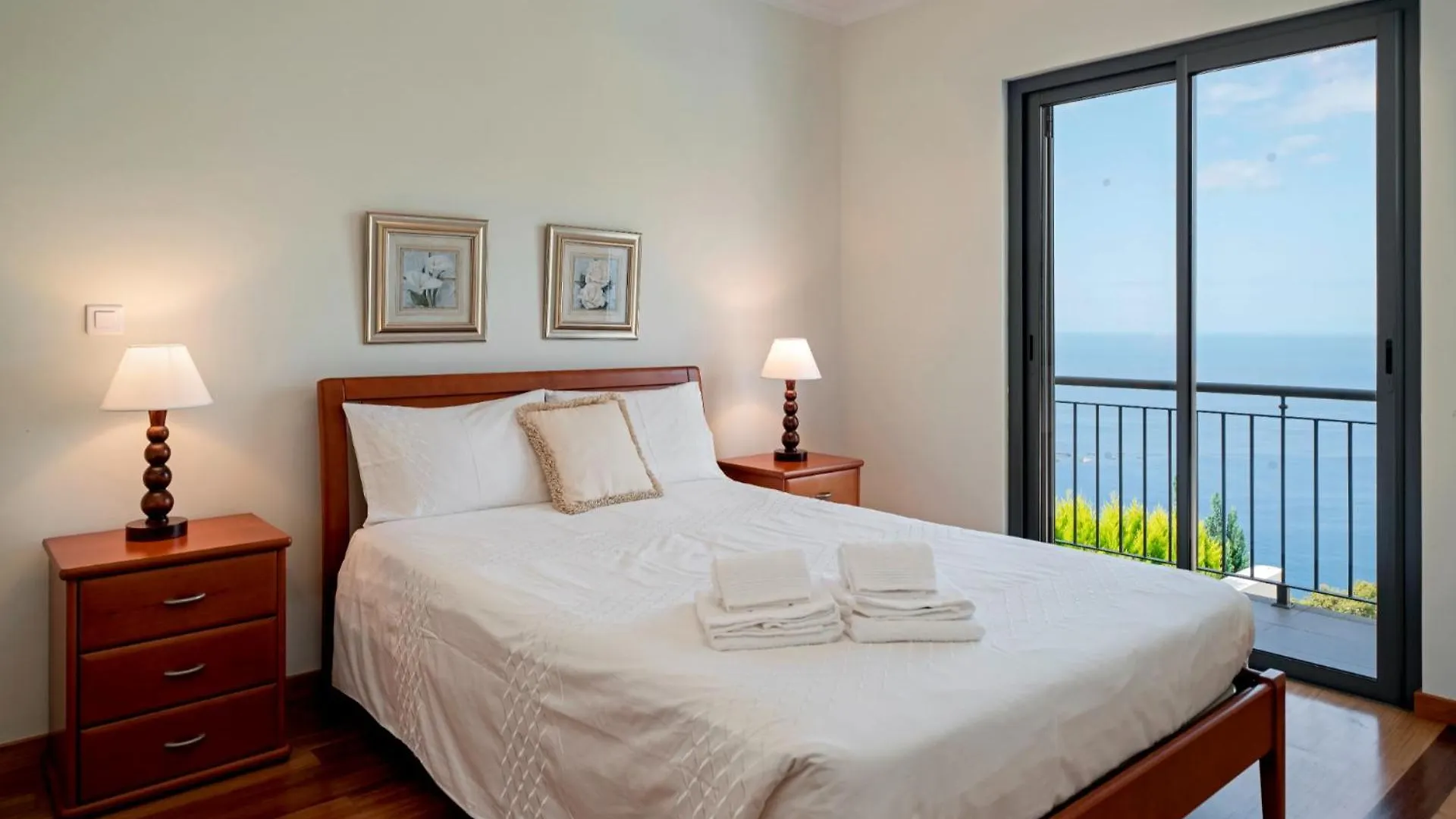 Villa Ourmadeira - Casa Amaro Mar, Tranquil Arco da Calheta
