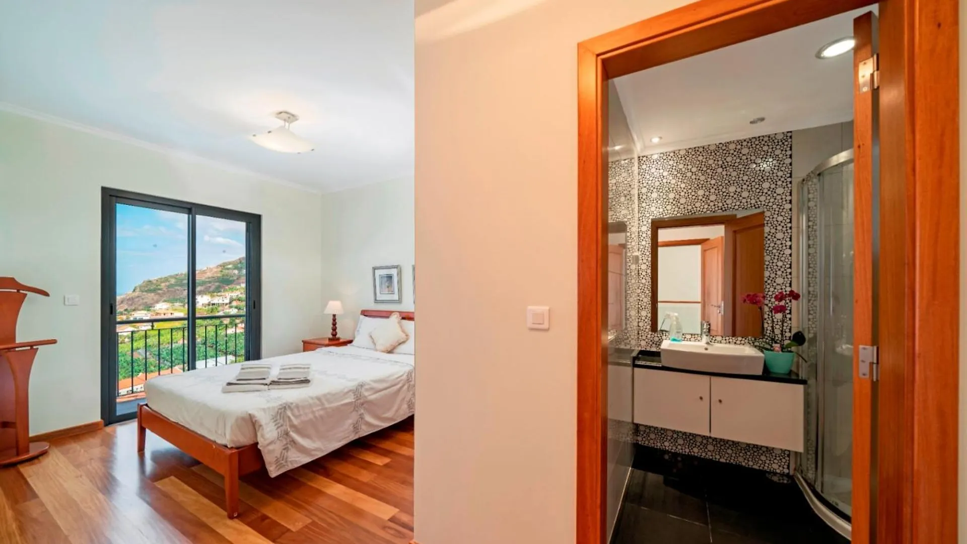 Villa Ourmadeira - Casa Amaro Mar, Tranquil Arco da Calheta  Portugal